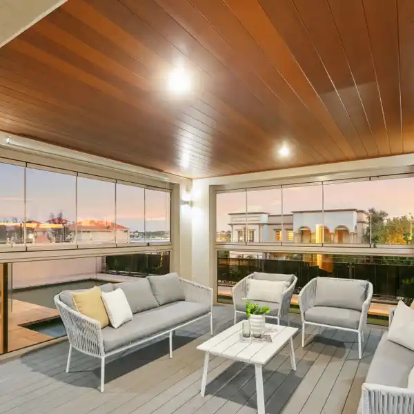 EXCEPTIONAL RESIDENCE AT SOUGHT-AFTER MINIM COVE