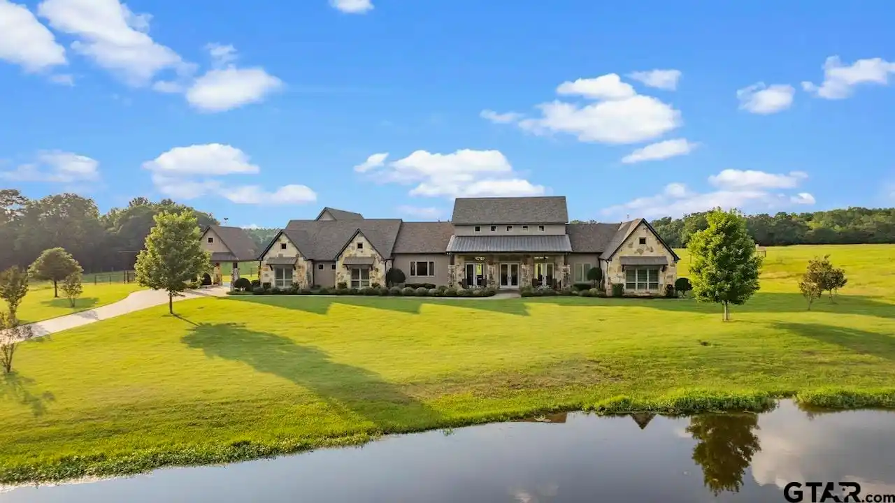 Surf Farm - 55-acre Luxury Estate