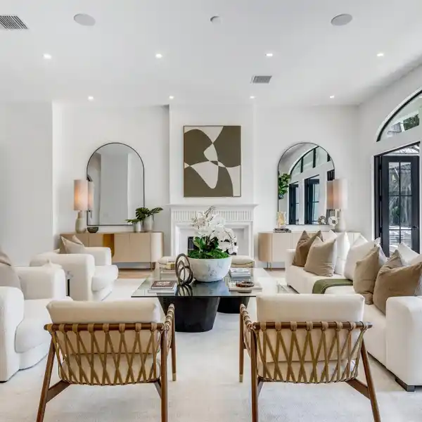 STATELY RESIDENCE IN LES JARDINS