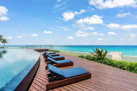 Beautifully Appointed Oceanfront Residence