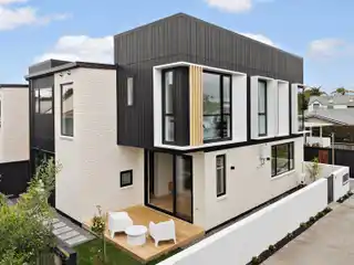 Architectural Harmony with Sunlit Cedar Elegance