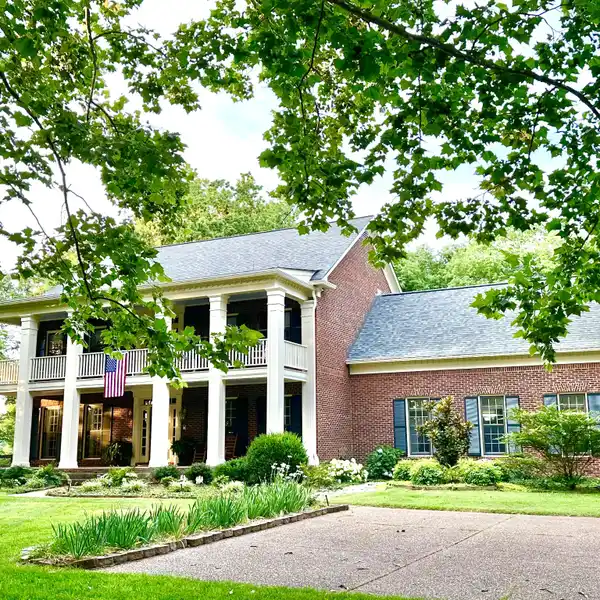 PRIVATE SEVEN-ACRE OASIS