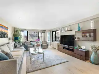 Penthouse on Top of the Regency East