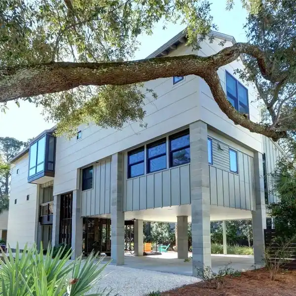 THREE PALMS HOUSE