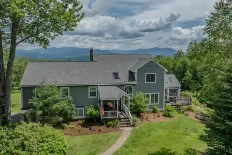 Private Sanctuary Overlooking Breathtaking Mountain Vistas