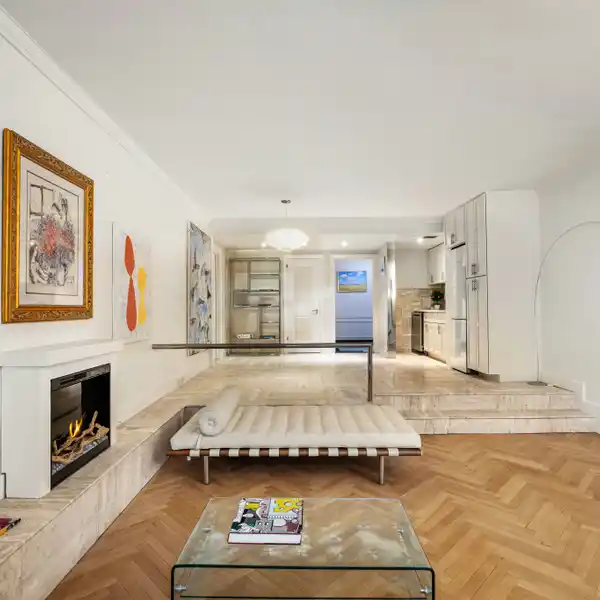 LOFT-LIKE LIVING IN THIS UNIQUE RESIDENCE