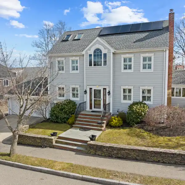 EXQUISITE HOME IN SOUGHT-AFTER SQUANTUM NEIGHBORHOOD