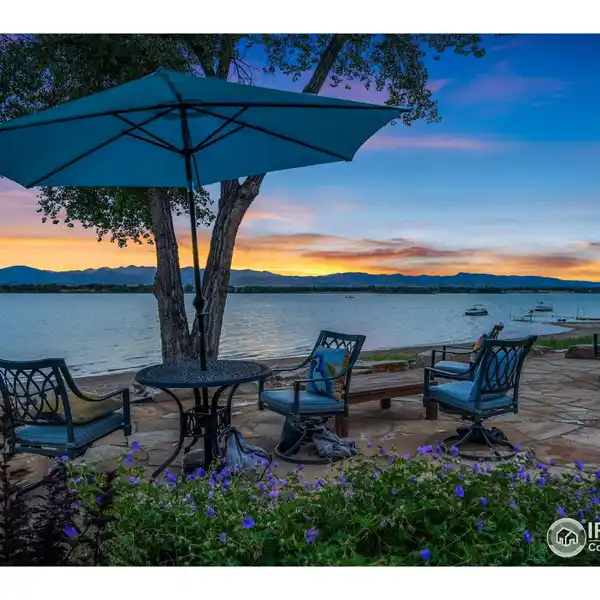 PEACEFUL RETREAT ON BOYD LAKE