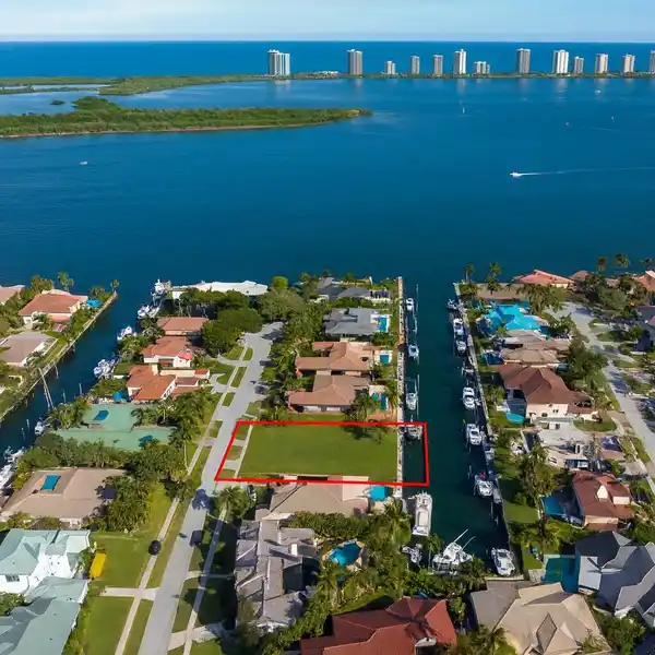 EXCEPTIONAL NEW CONSTRUCTION WATERFRONT HOME