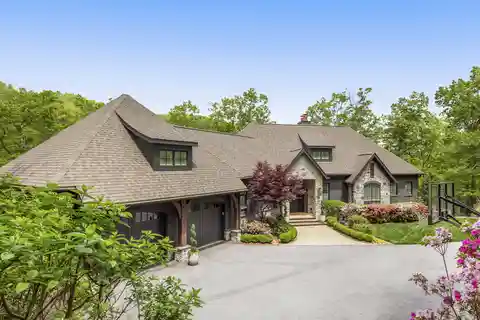 Exquisite Mountain Modern Residence