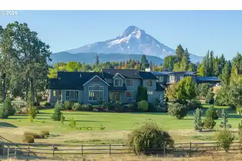 Tranquil Countryside Oasis