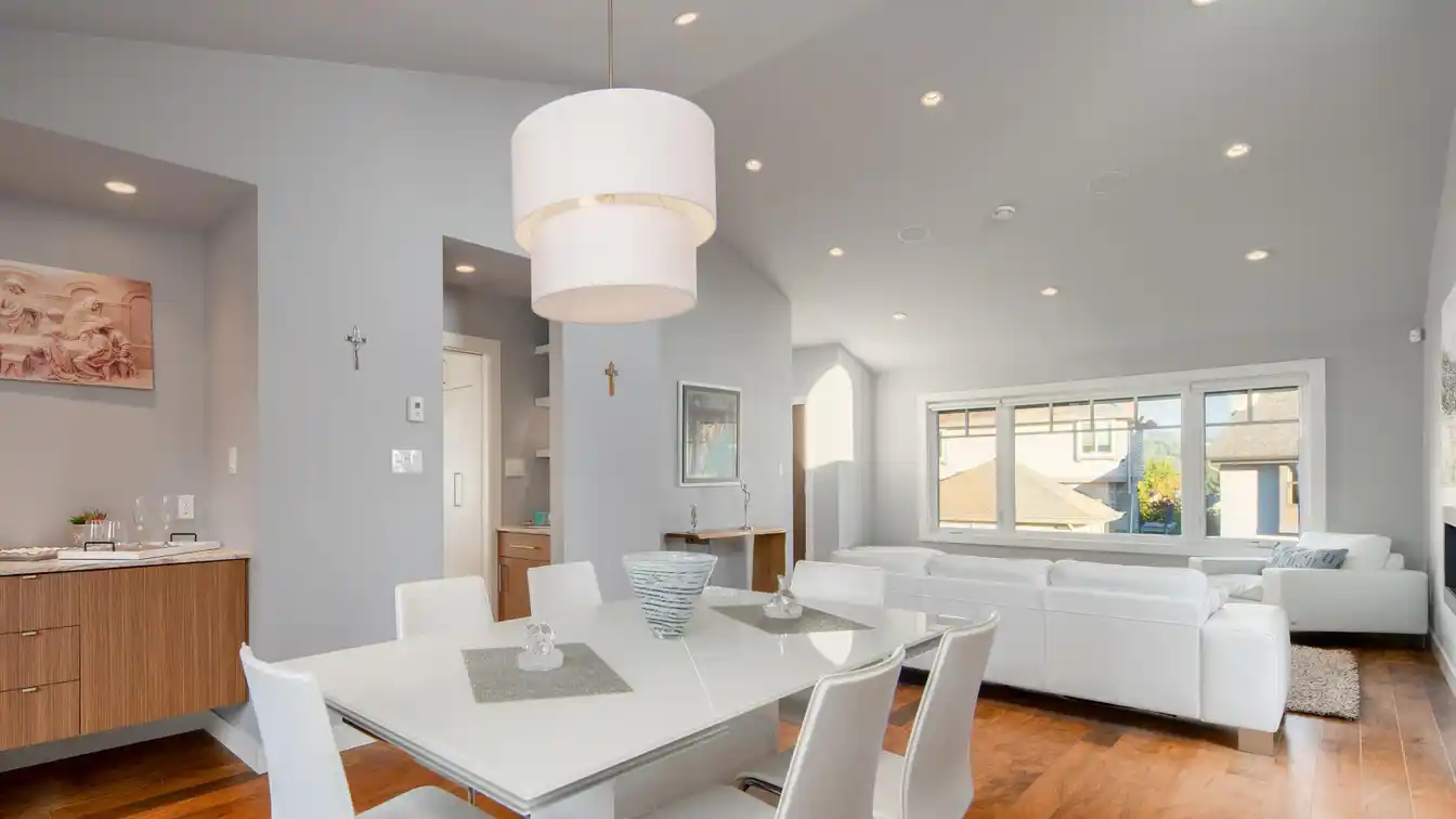 Understated Elegance with Appealing Practicality