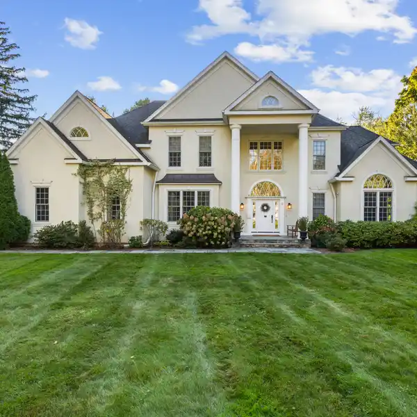 METICULOUSLY MAINTAINED STUNNER IN WEST HARTFORD
