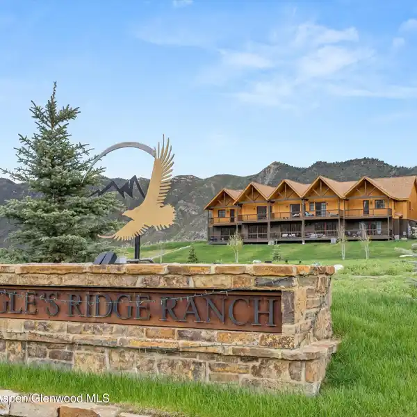 EAGLE'S RIDGE RANCH NEW LUXURY TOWNHOME