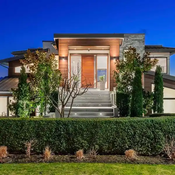 TIMELESS MODERN DESIGN WITH SPECTACULAR VIEWS
