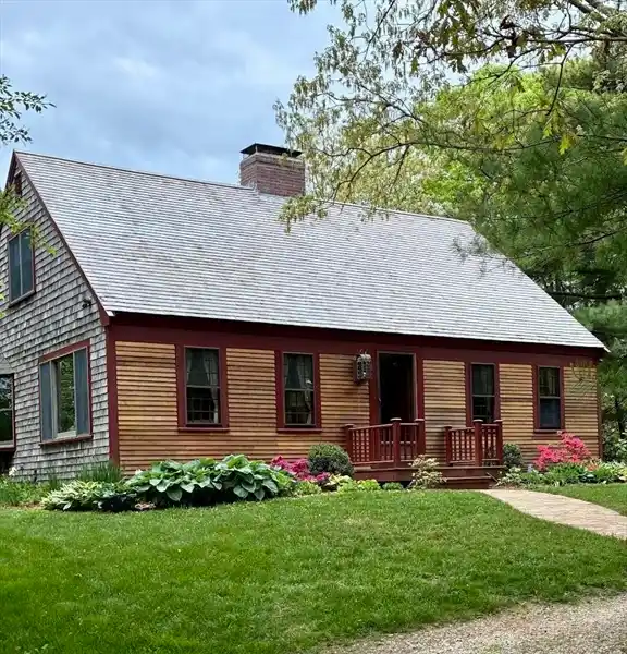 UNIQUE MULTI-STRUCTURE PROPERTY ON 2.5 ACRES