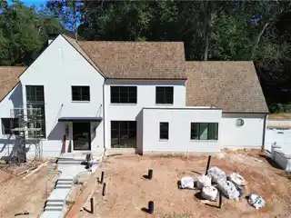 New Luxury Residence on a Private Cul-De-Sac