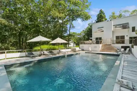 Renovated Contemporary Retreat Near East Hampton Beaches