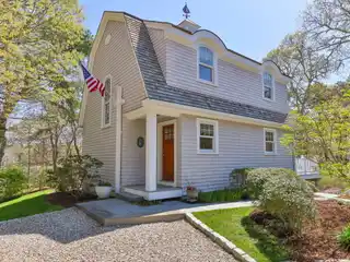 Cozy Colonial Paradise