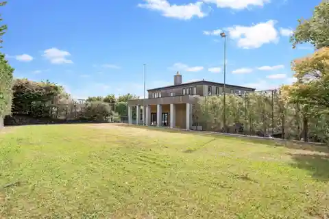 Sprawling Three-Level Luxury Residence in the Heart of Remuera