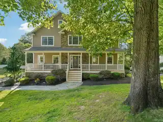 Stunning Colonial in Summit Place