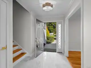 Fully Reimagined Residence in the Heart of Elmsmere Estates