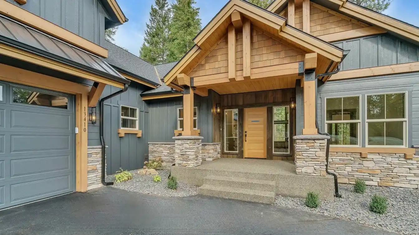 The Red Alder - Mountain Modern Gem