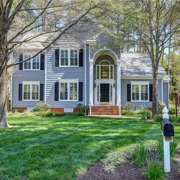 MOVE-IN READY GEM IN FOXHALL