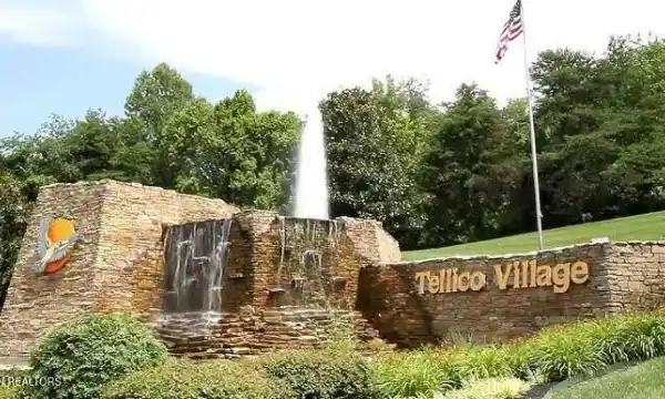 PRIME TELLICO VILLAGE LAKEFRONT PROPERTY