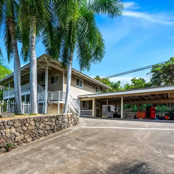 SPACIOUS HOME ON A PRIVATE FLAG LOT