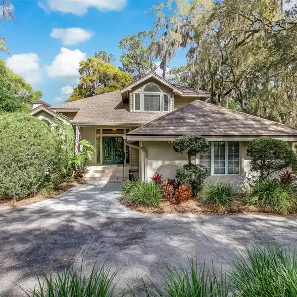 SOPHISTICATED EXECUTIVE STYLE HOME