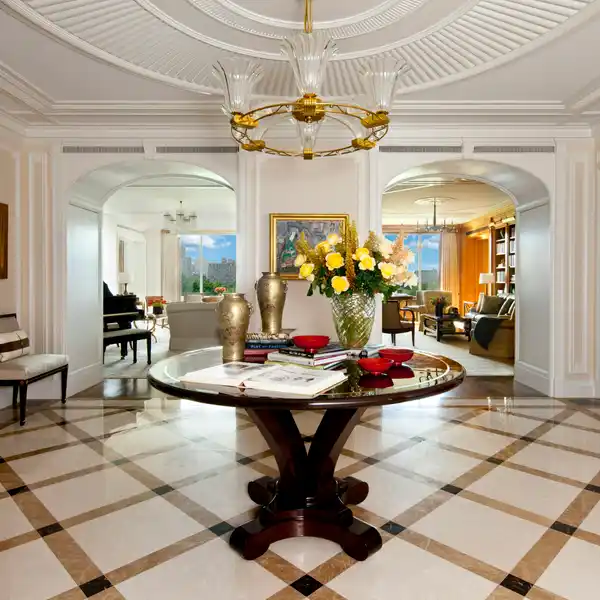 TRIPLE MINT FULL-FLOOR FIFTH AVENUE RESIDENCE
