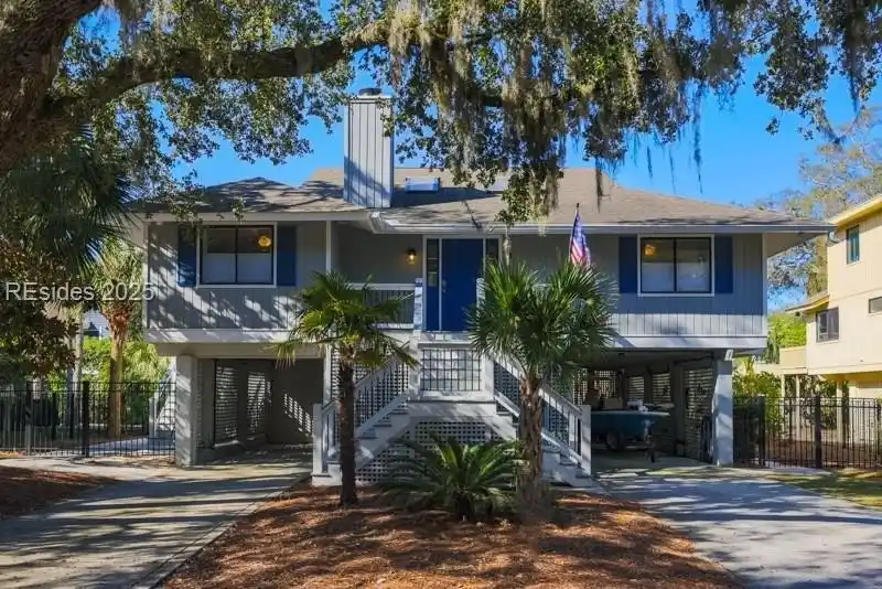 Turnkey Third-row North Forest Beach Home