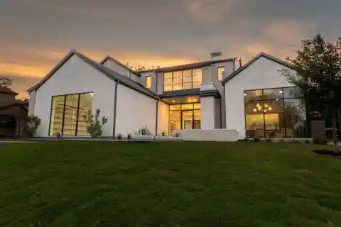 Stunning New Construction in the Heart of Lakewood