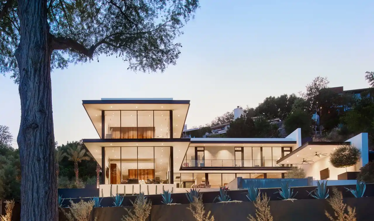 Artfully Crafted Modern Masterpiece on Lake Austin