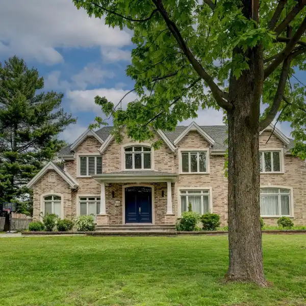 MAJESTIC CUSTOM BRICK HOME