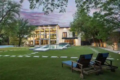 One-of-a-kind Modern Home in Hillcrest Estates