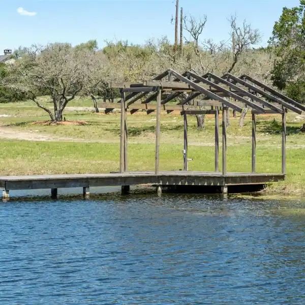 VERSATILE 16-PLUS-ACRE PROPERTY