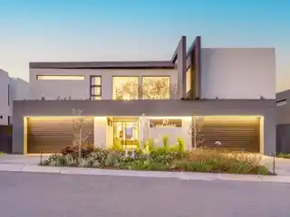 Five Bedrooms Plus Study Home for Sale in in Steyn City.