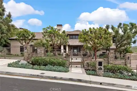 An Exceptional Lifestyle in Stoneridge Estates