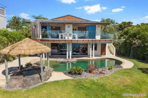Exceptional Cliff-top Residence