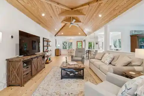 Stunning and Beautifully Renovated Beach Cottage