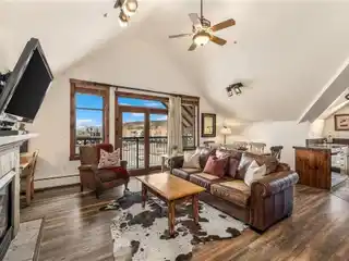 Scenic Retreat and Exclusive Pioneer Club Access