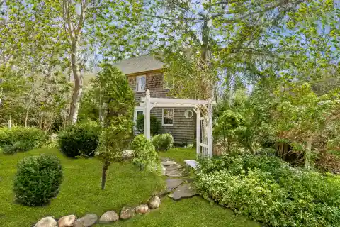 Charming John Conner-Built Saltbox