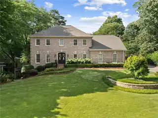 Four-Sided Brick Jewel Box Residence
