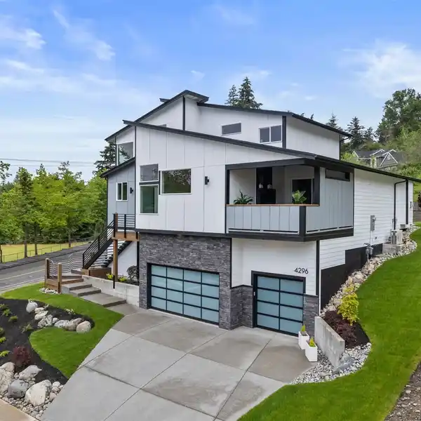 THREE-STORY FLOOR PLAN ON A CORNER LOT