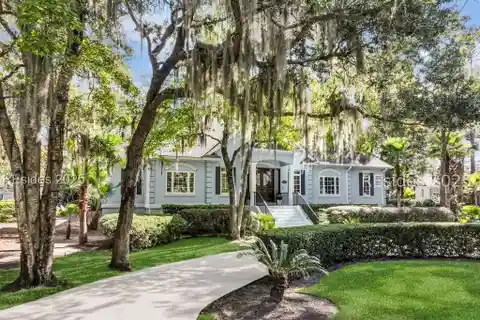 Timeless Architecture Meets Coastal Living in Hilton Head