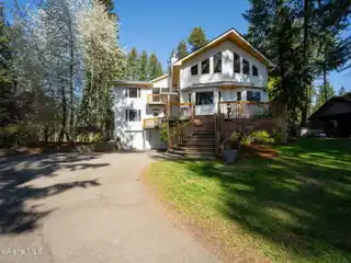 Spacious Home with Lake Access