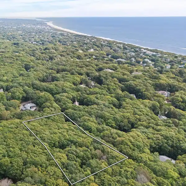 EXCEPTIONAL OPPORTUNITY IN MONTAUK