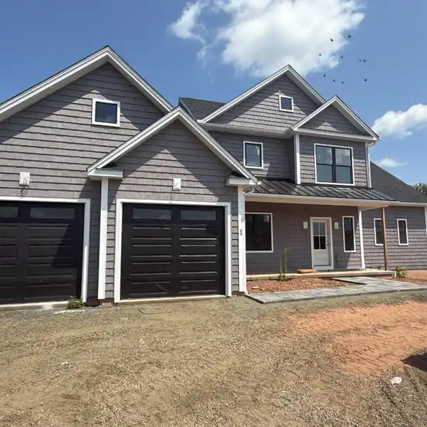NEW ENGLAND BEAUTY OVERLOOKING SERENE POND